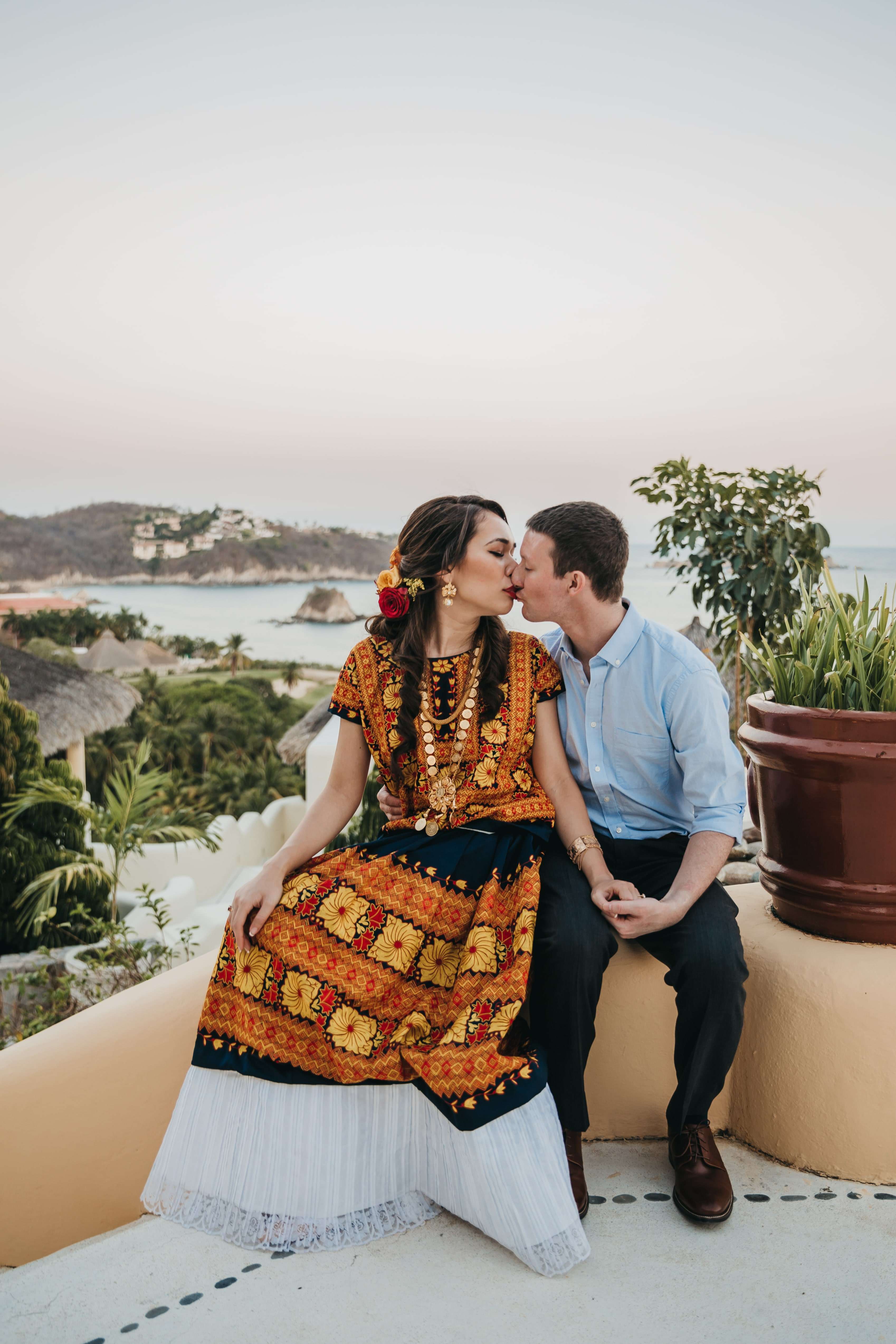 Bodas Huatulco, boda con traje tradicional mexicano