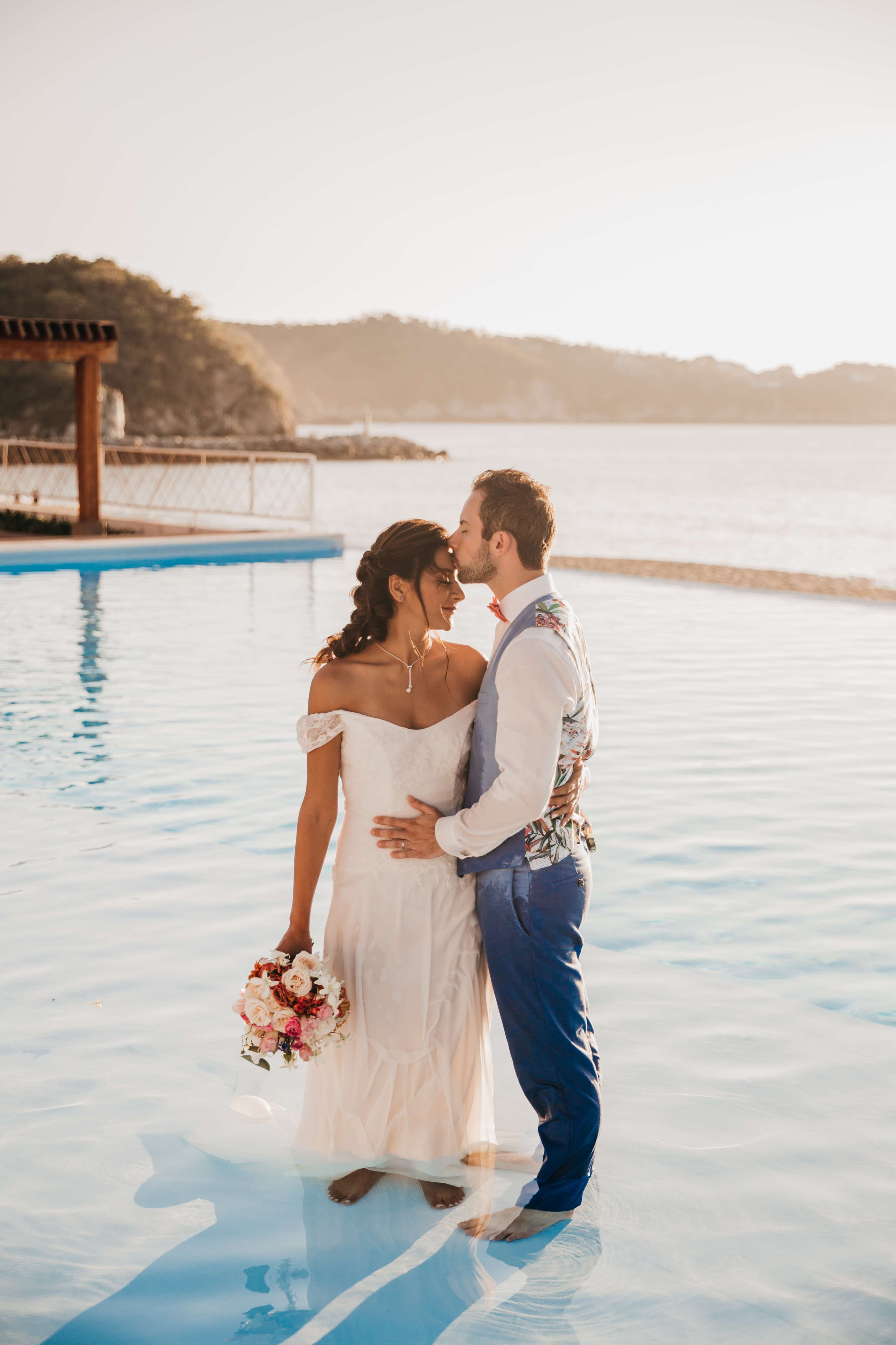 Bodas Huatulco, sesión de fotos novios en Sea Soul Club de Playa